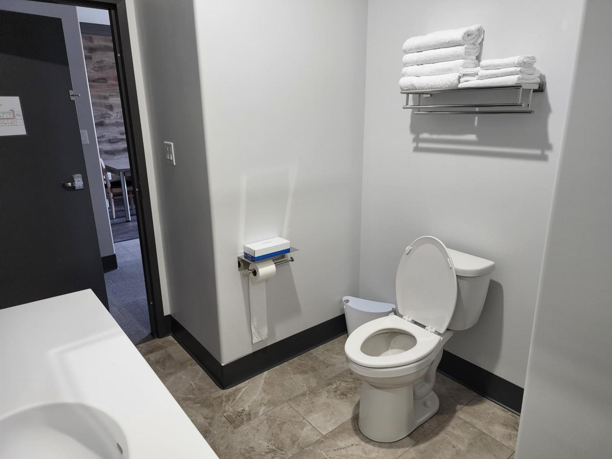 Razoolies Inn Стивенвилл Номер фото